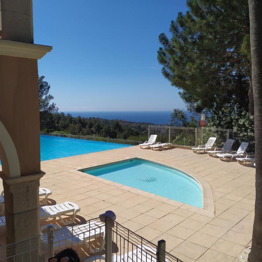 Les Issambres, Appt 4 Personnes, Vue Sur La Baie De Saint Tropez Et Le Golfe De Sainte Maxime Apartment Les Issambres