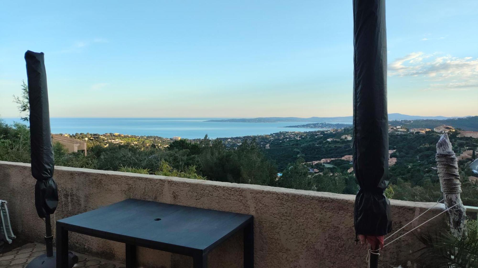 Les Issambres, Appt 4 Personnes, Vue Sur La Baie De Saint Tropez Et Le Golfe De Sainte Maxime
